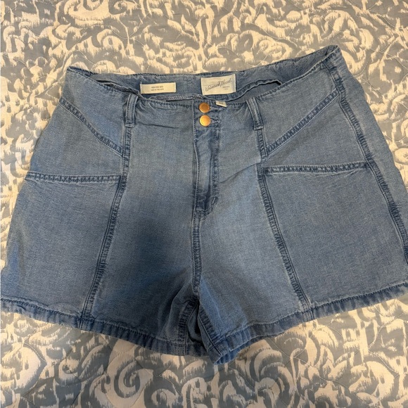 Universal Thread Blue Jean Shorts High-Waisted Relaxed Fit - Picture 1 of 4
